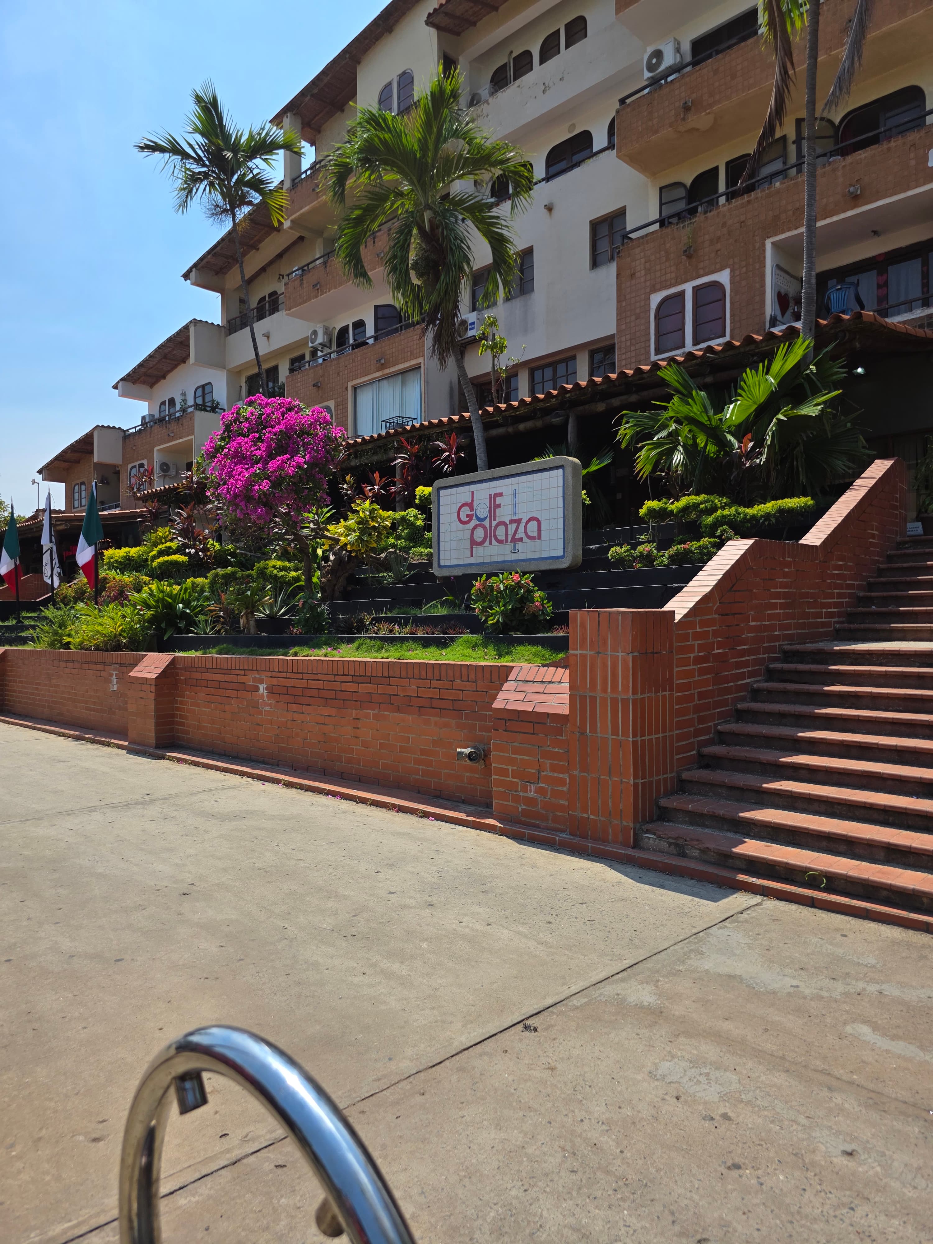 Venta Apartamento Tipo Estudio en Conjunto Residencial Golf Plaza , Av. Américo Vespucio