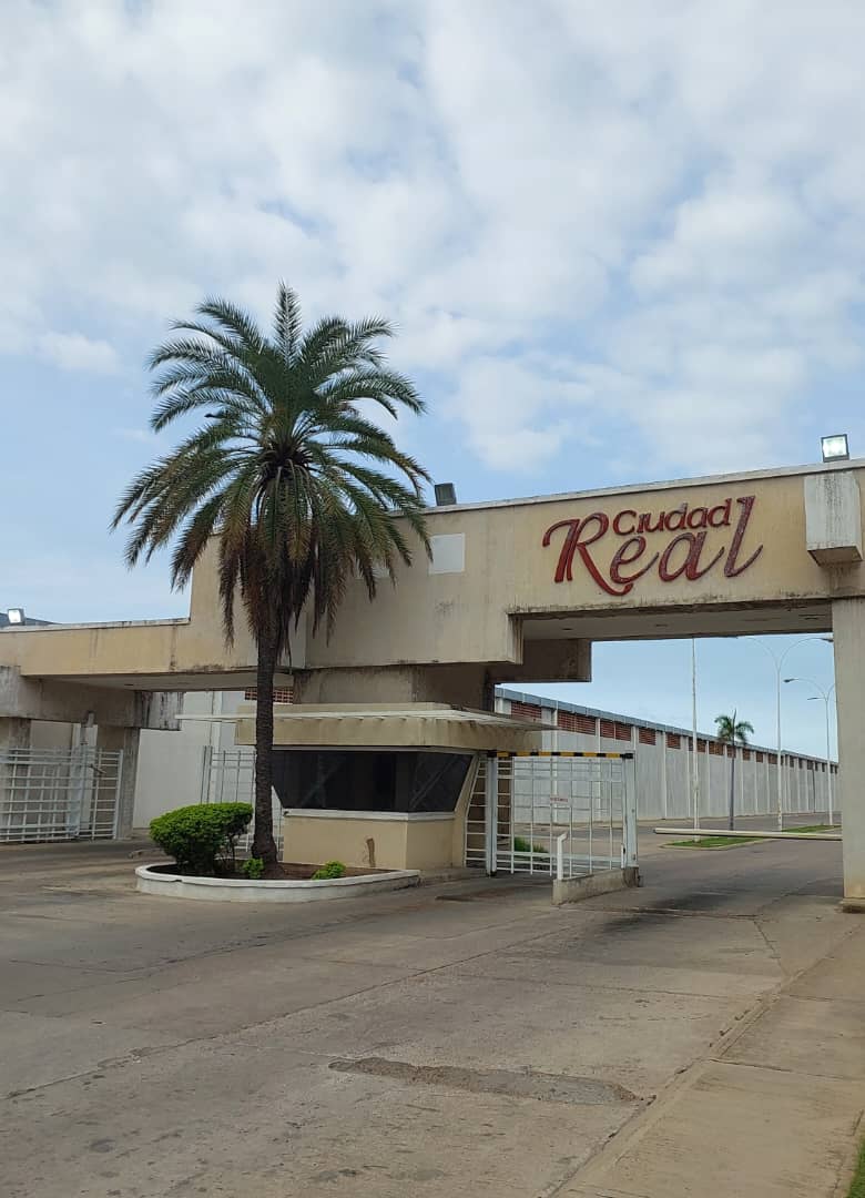 Venta de Town House, Conjunto Residencial Ciudad Real, Barcelona