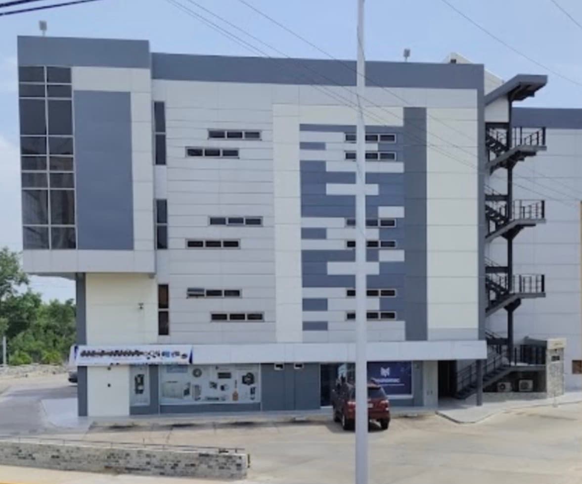 Se Alquila Local Comercial en el Centro Comercial Paos Lecheria